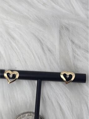 14k Solid Gold Diamond Heart Stud Earrings Petite